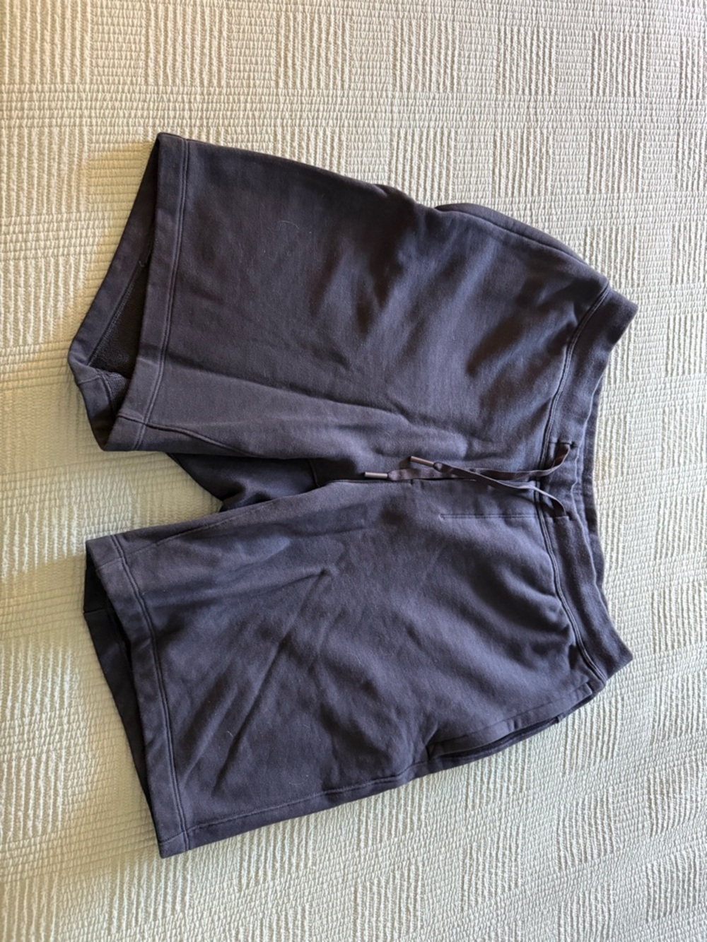 lululemon athletica Men’s Navy Terry Sweatshorts large